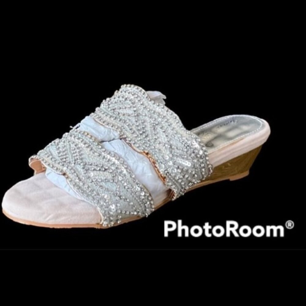 Joan Boyce NIB Women's Silver Sequin Slide‎ Sandals Size 6 NIB